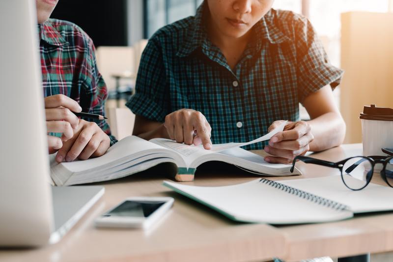 How To Actually Read Your Textbook (And Take Notes!) 